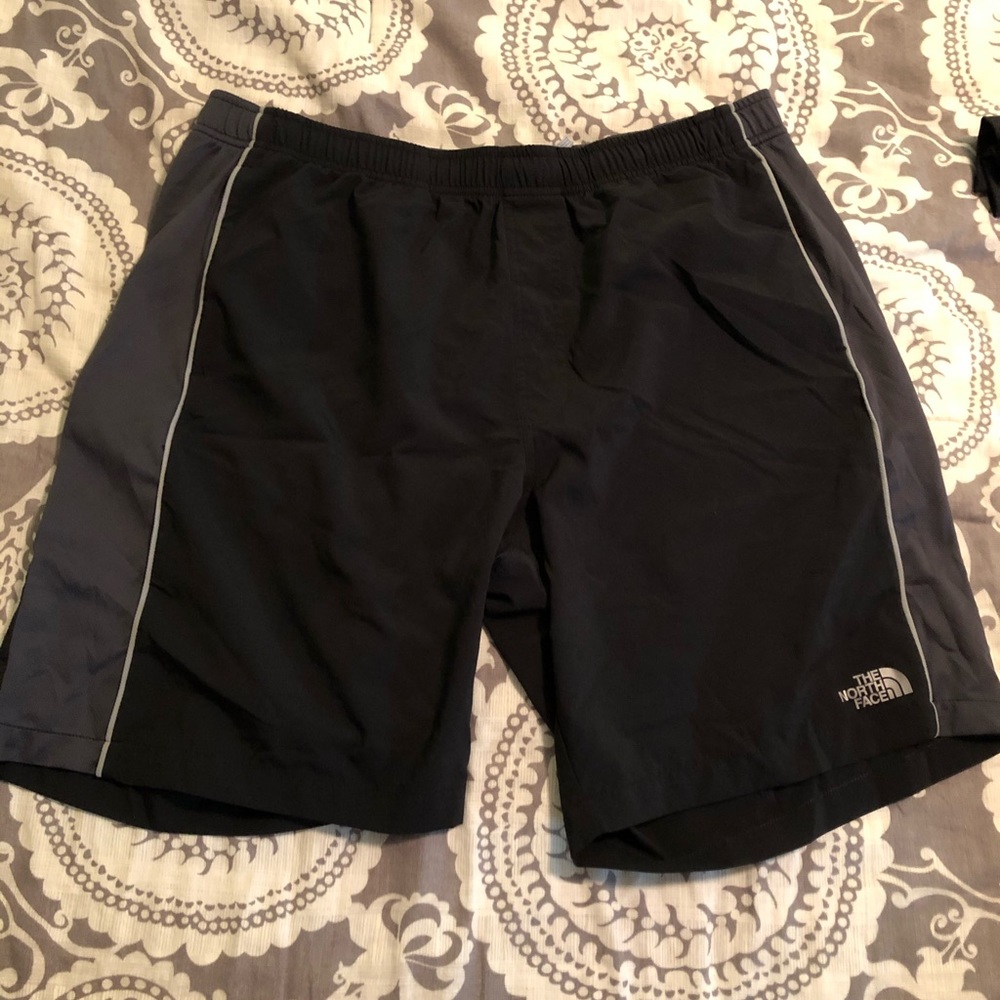 Men’s Northface athletic shorts